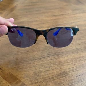 Kid’s Rayban Sunglasses with case